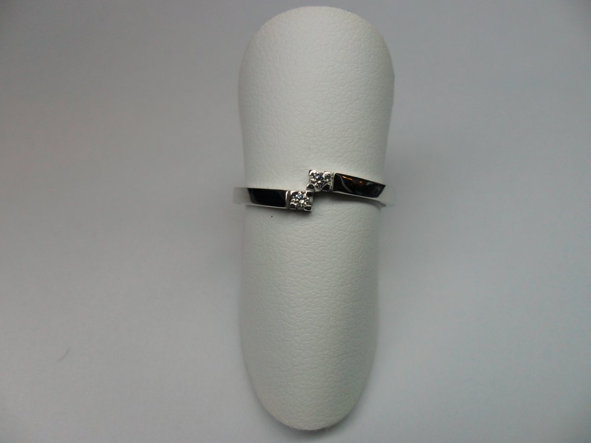 Twisted alliance ring